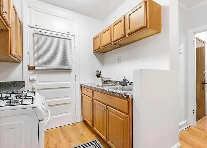 Conveniently Located 1br - Marshfield E2 *