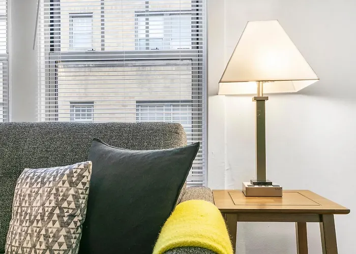Apartment Conveniently Located 1br - Marshfield E2 *